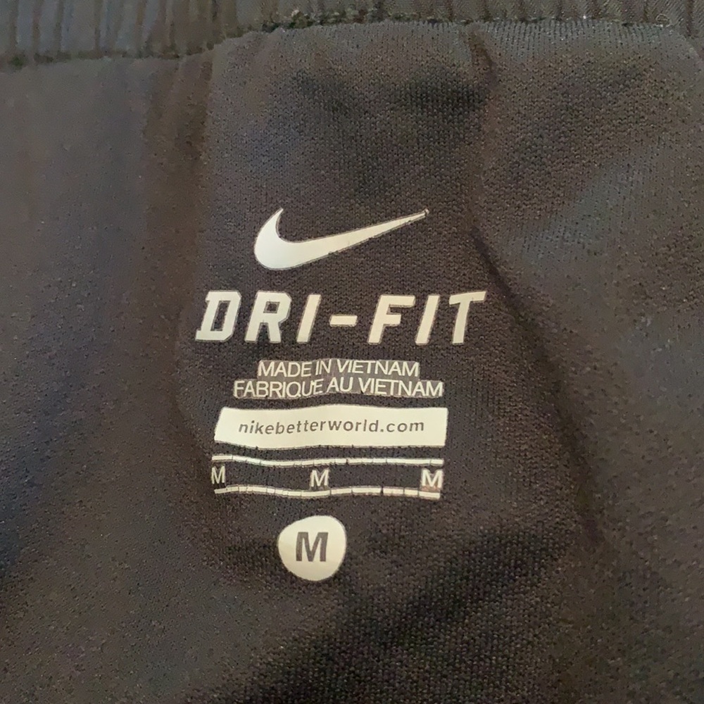 Nike shorts - Picture 2 of 4